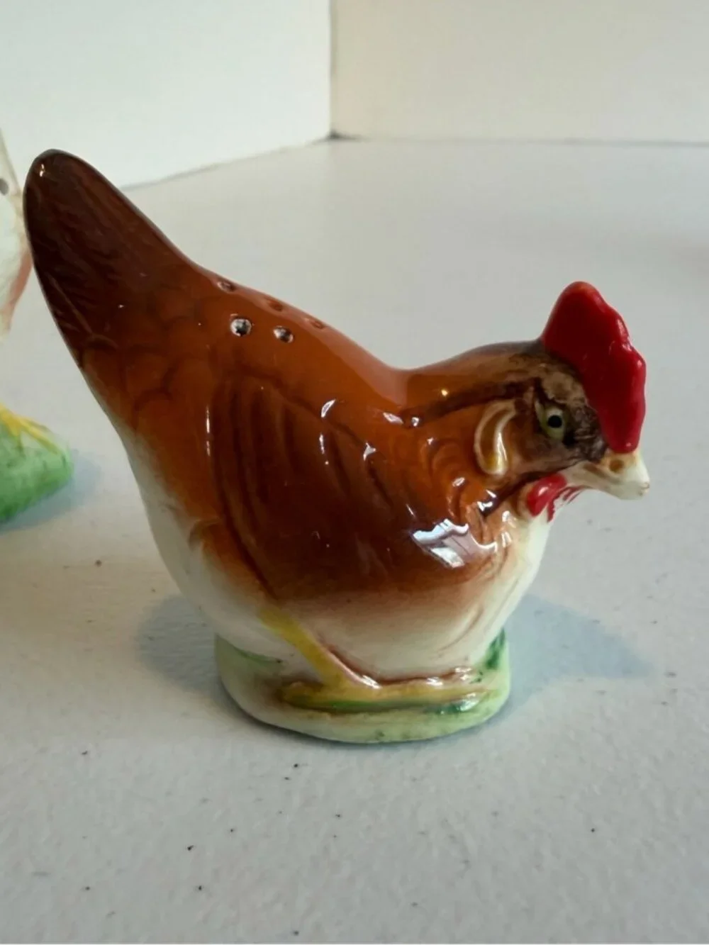 Vintage Rooster Chicken Hen Salt and Pepper shakers Kitsch kitchen Farmhouse 60s